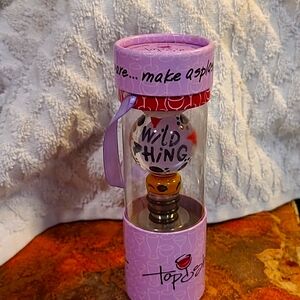 Top Shelf - Wild Thing, wine stopper